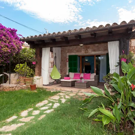 Es Revellar Art - Adults Only Farm stay *