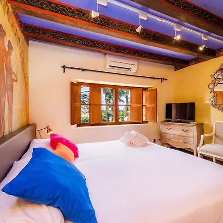 Es Revellar Art - Adults Only Farm stay