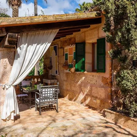 Es Revellar Art - Adults Only Farm stay *